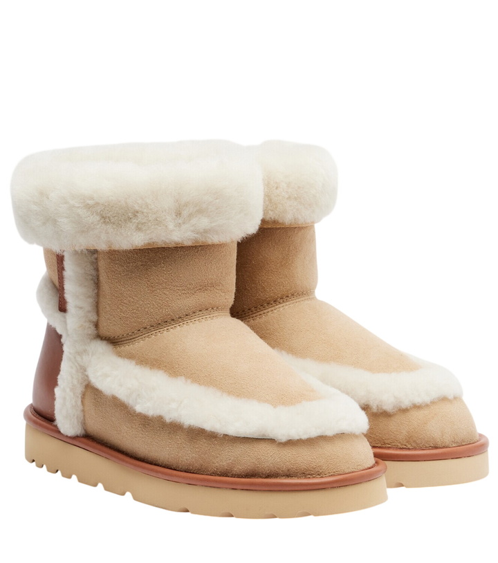 Photo: Chloé Dolcie shearling-trimmed ankle boots
