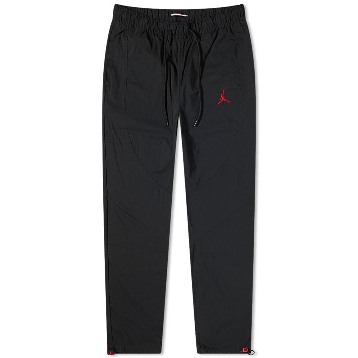 Photo: Air Jordan Essential Woven Pant