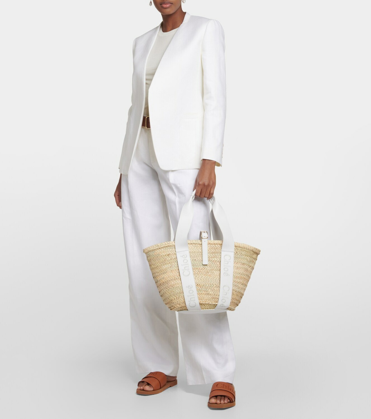 【送料無料/関税込】*Chloe* Sense Medium Tote Chloe - Sense Medium raffia tote bag Chloe