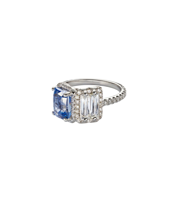 Photo: Suzanne Kalan 18kt white gold (750/1000) ring with diamonds and sapphire