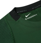 Nike Training - Pro AeroAdapt Dri-FIT T-Shirt - Dark green