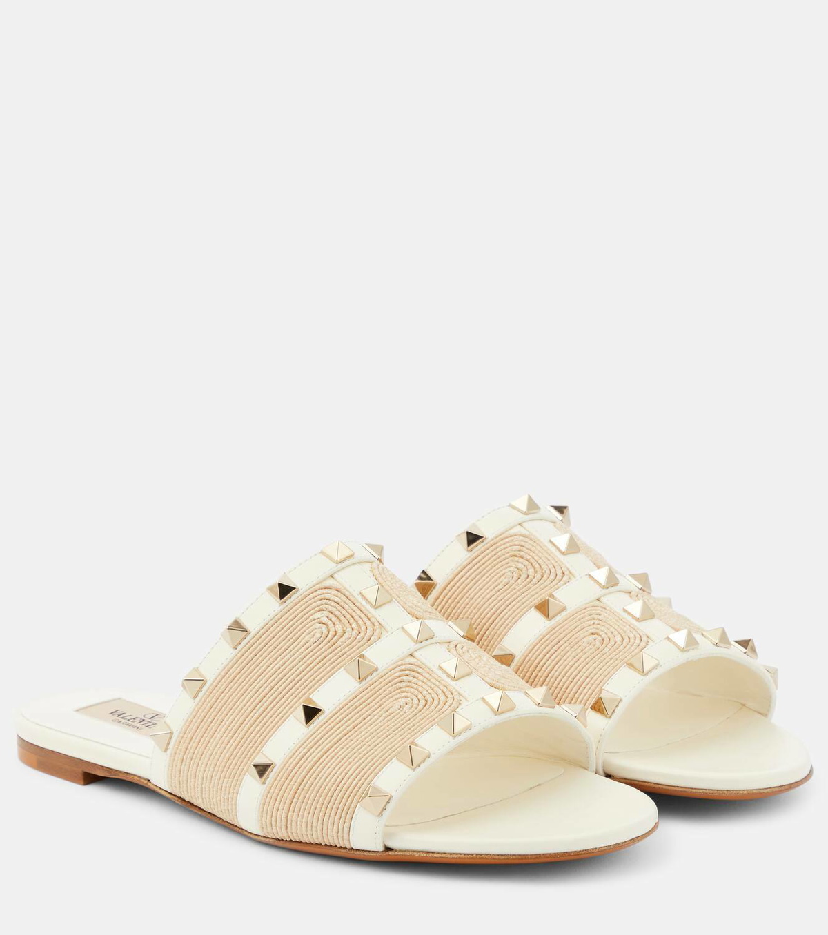 【関税&送料込】Valentino Garavani Two-Tone Raffia Rockstud Valentino Garavani Rockstud raffia and leather pumps