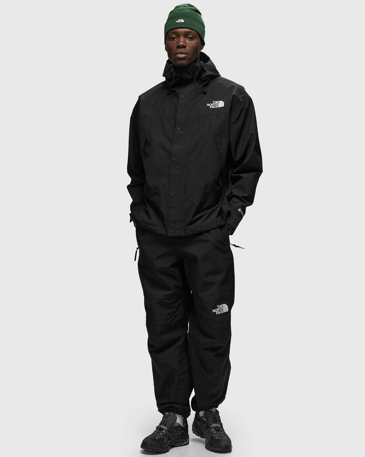 The North Face M Gtx Mountain Pant Black Casual Pants The