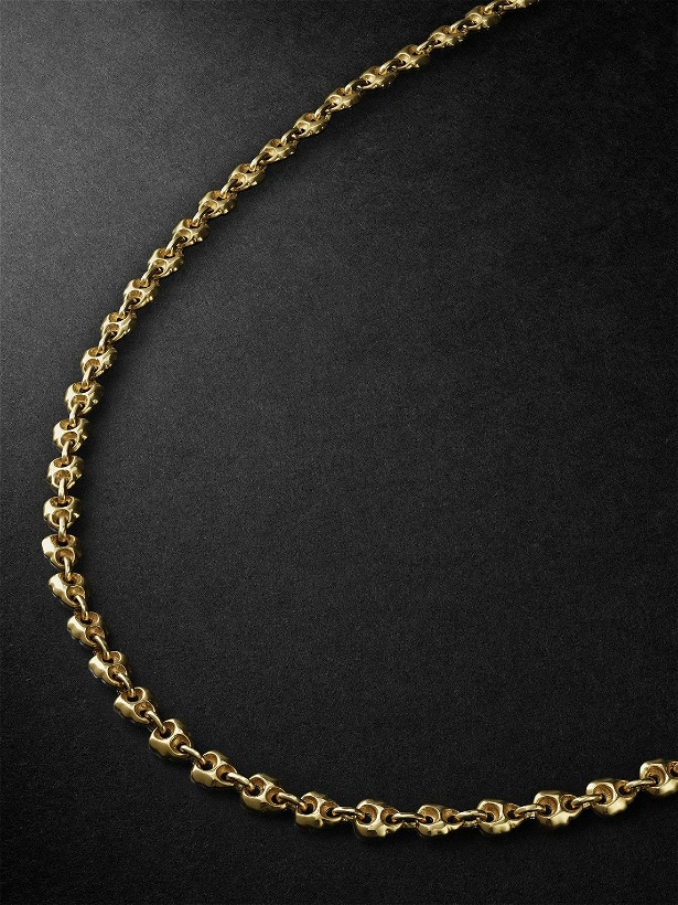 Photo: Luis Morais - Gold Chain Necklace