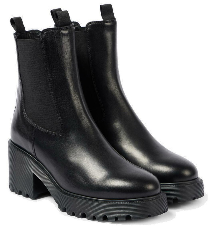 Photo: Hogan Leather Chelsea boots