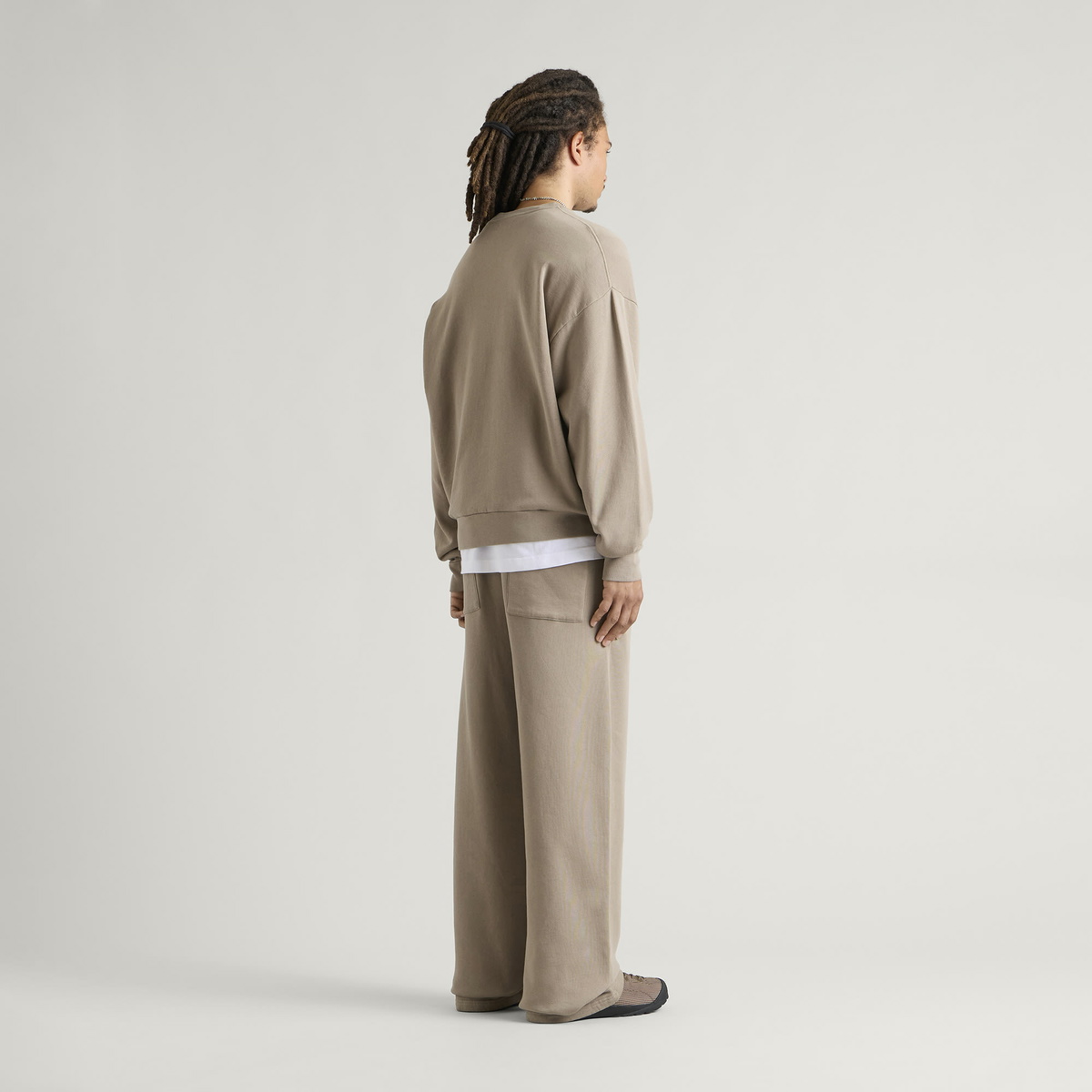 END. Signature Sweatpants in Khaki