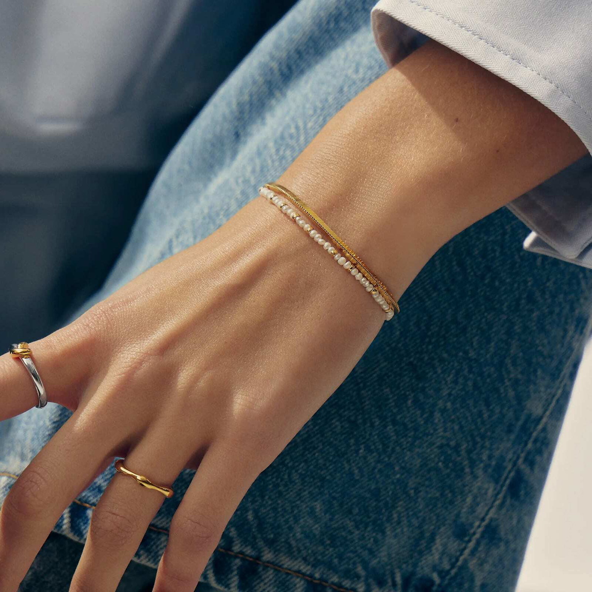 Missoma Women's Micro Pearl Beaded Bracelet in Gold