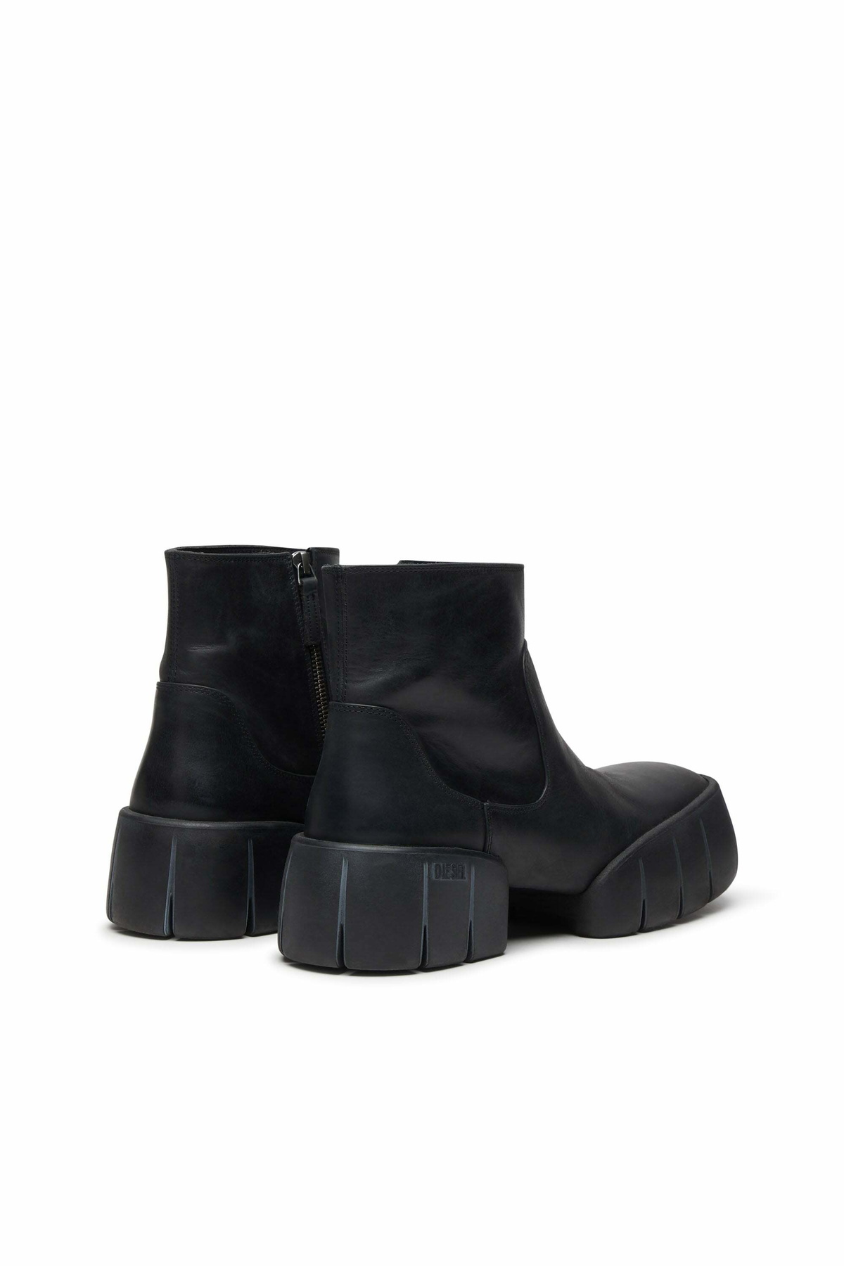 Diesel D-Tex-Oiled leather ankle boots with split sole - Boots Mens in Black