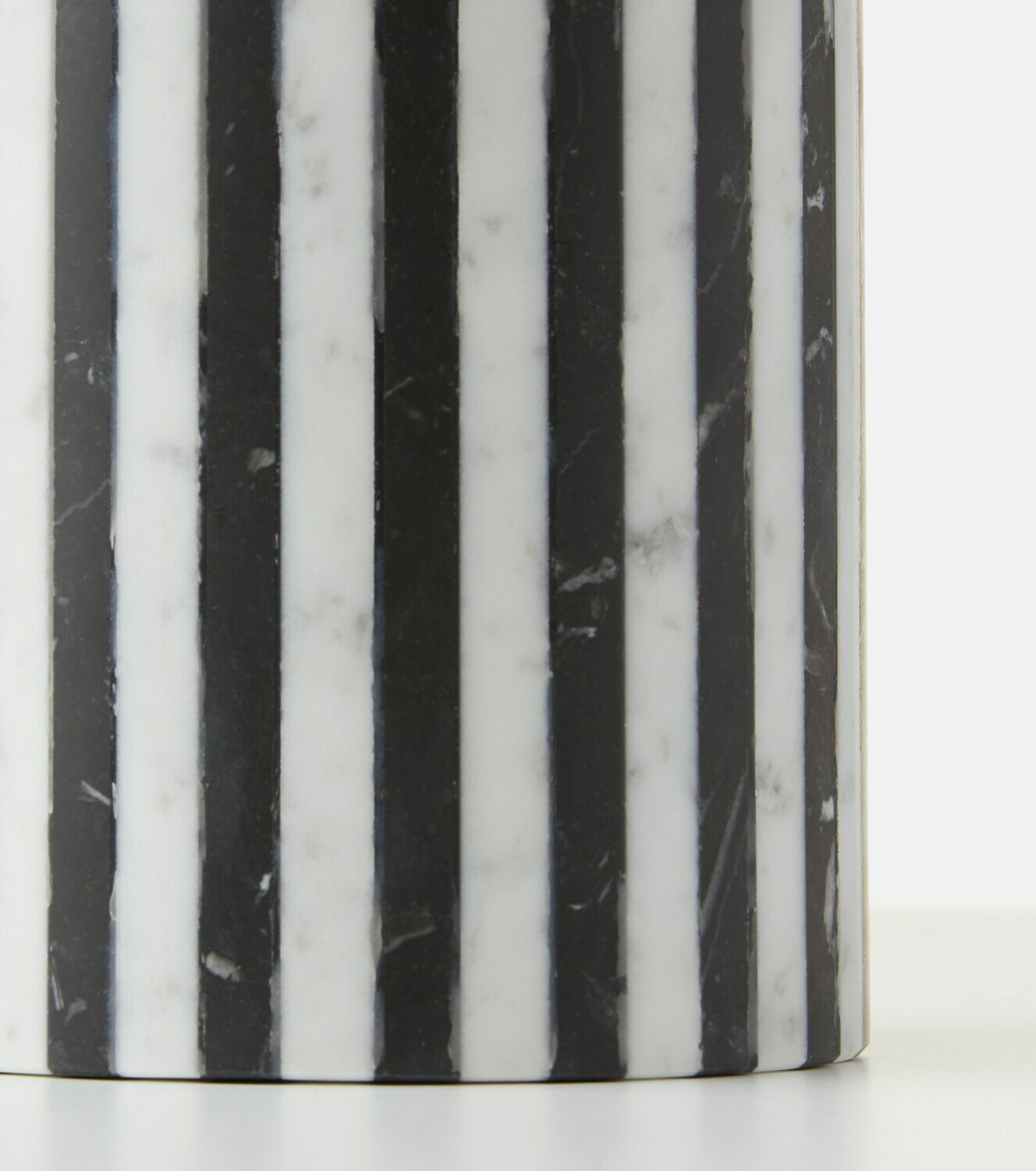 Editions Milano - Bloom Vase 1